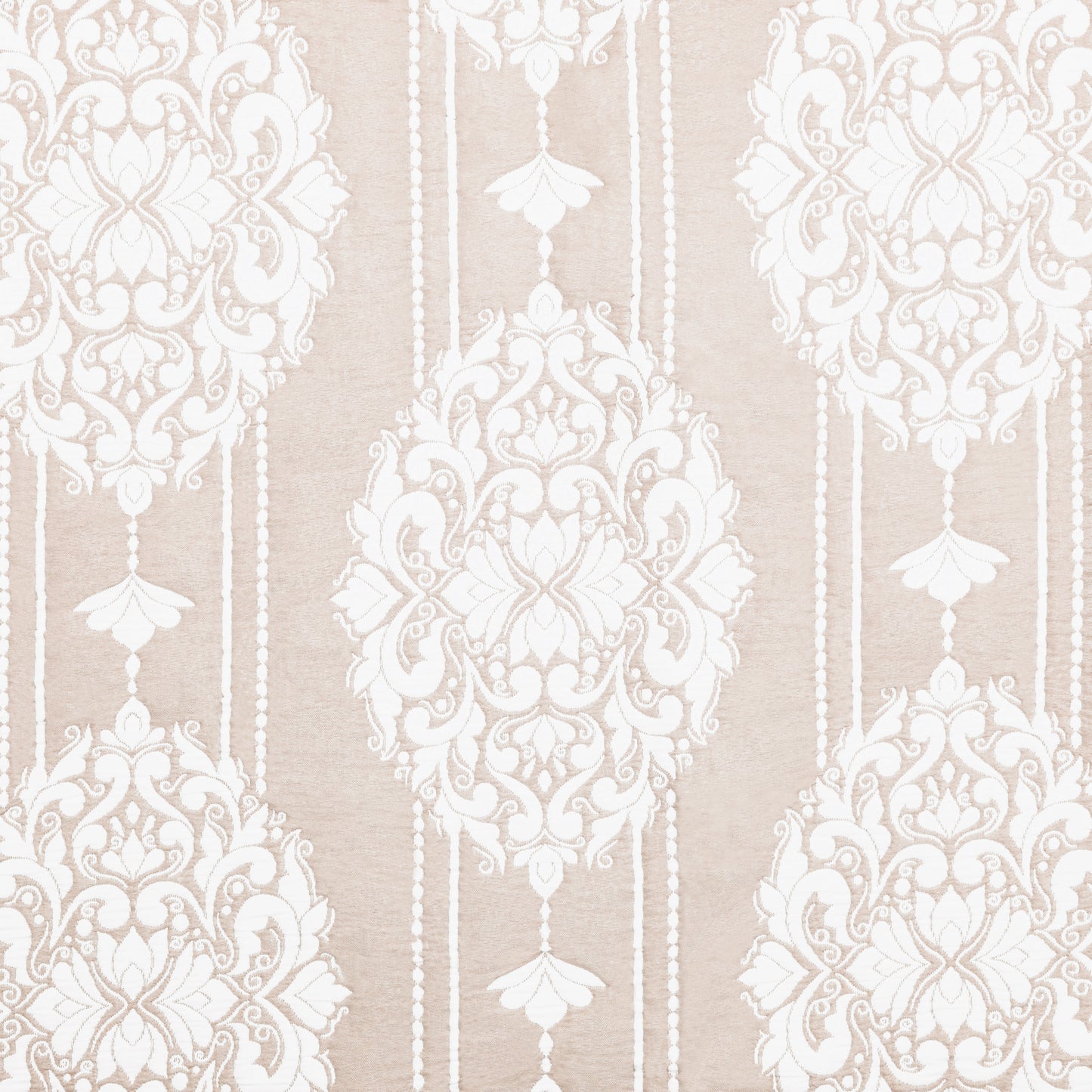 Damask Medallion Patterned Quilt Sets