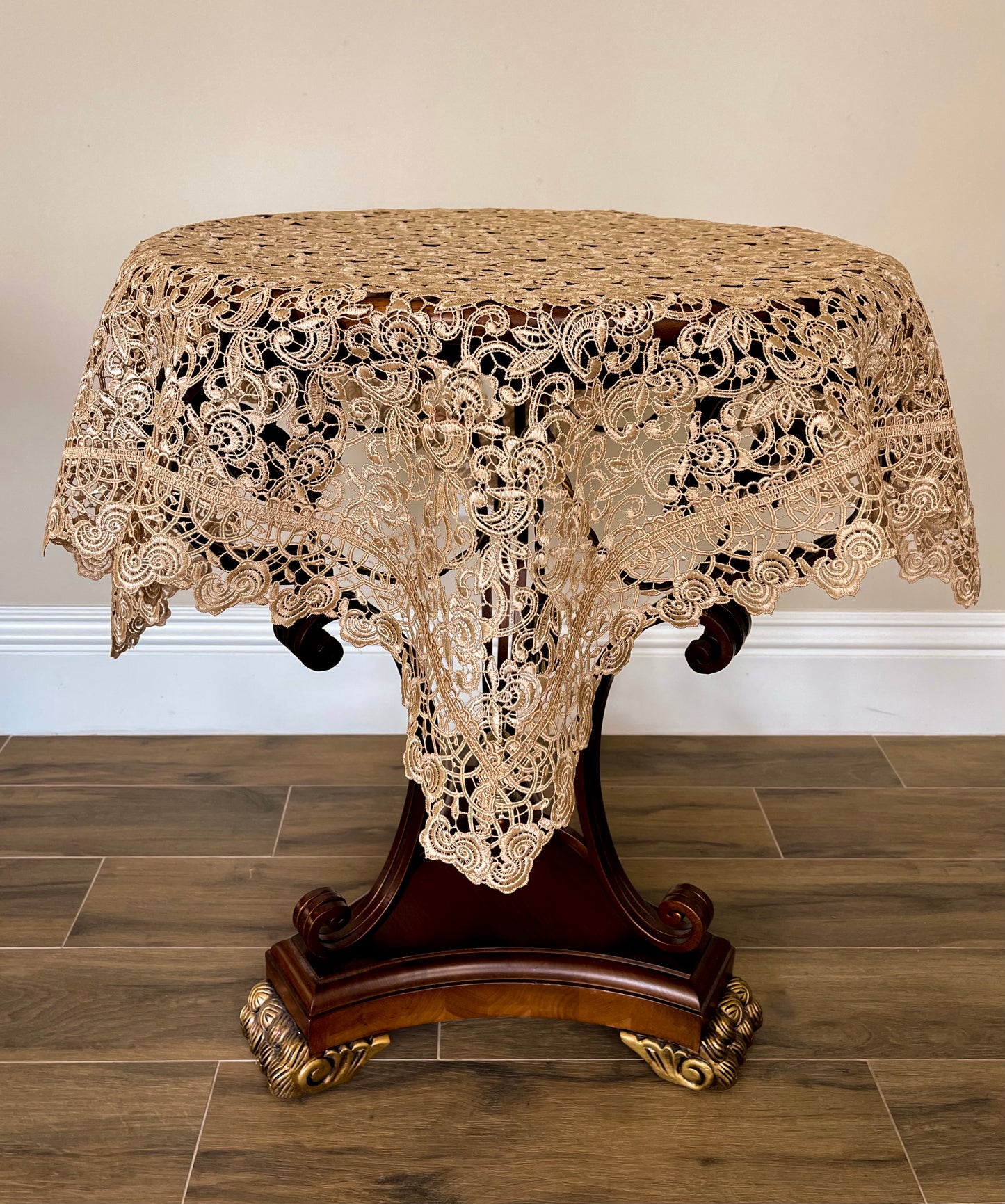 Carissa Table Topper