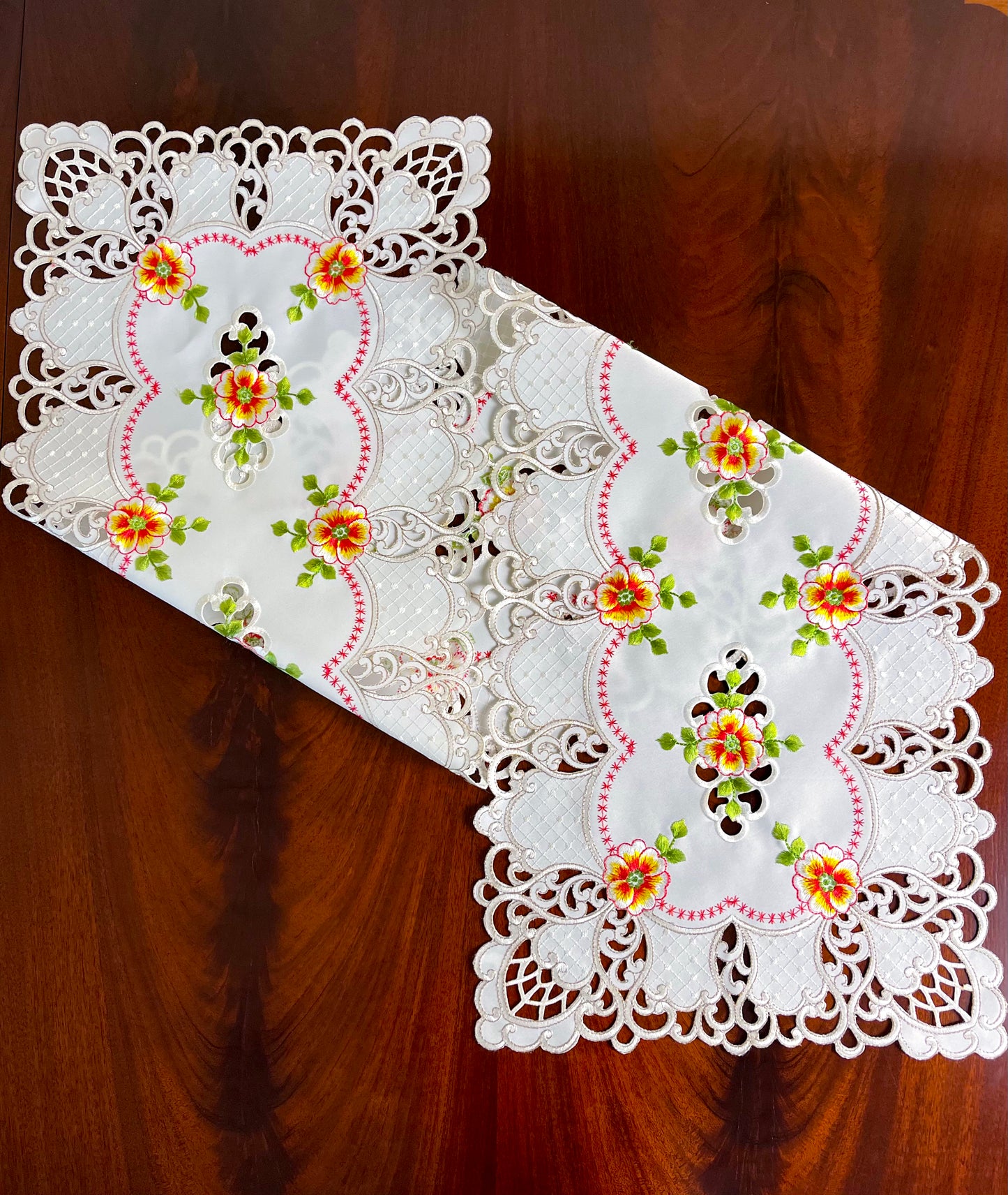 Cosmos Table Runner and Placemats