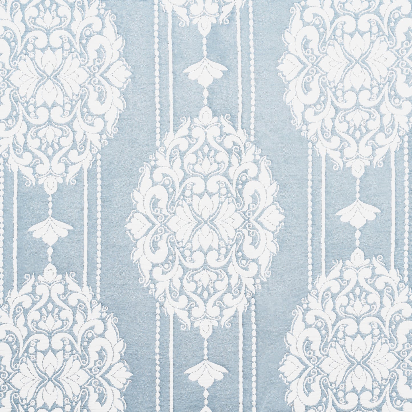 Damask Medallion Patterned Quilt Sets