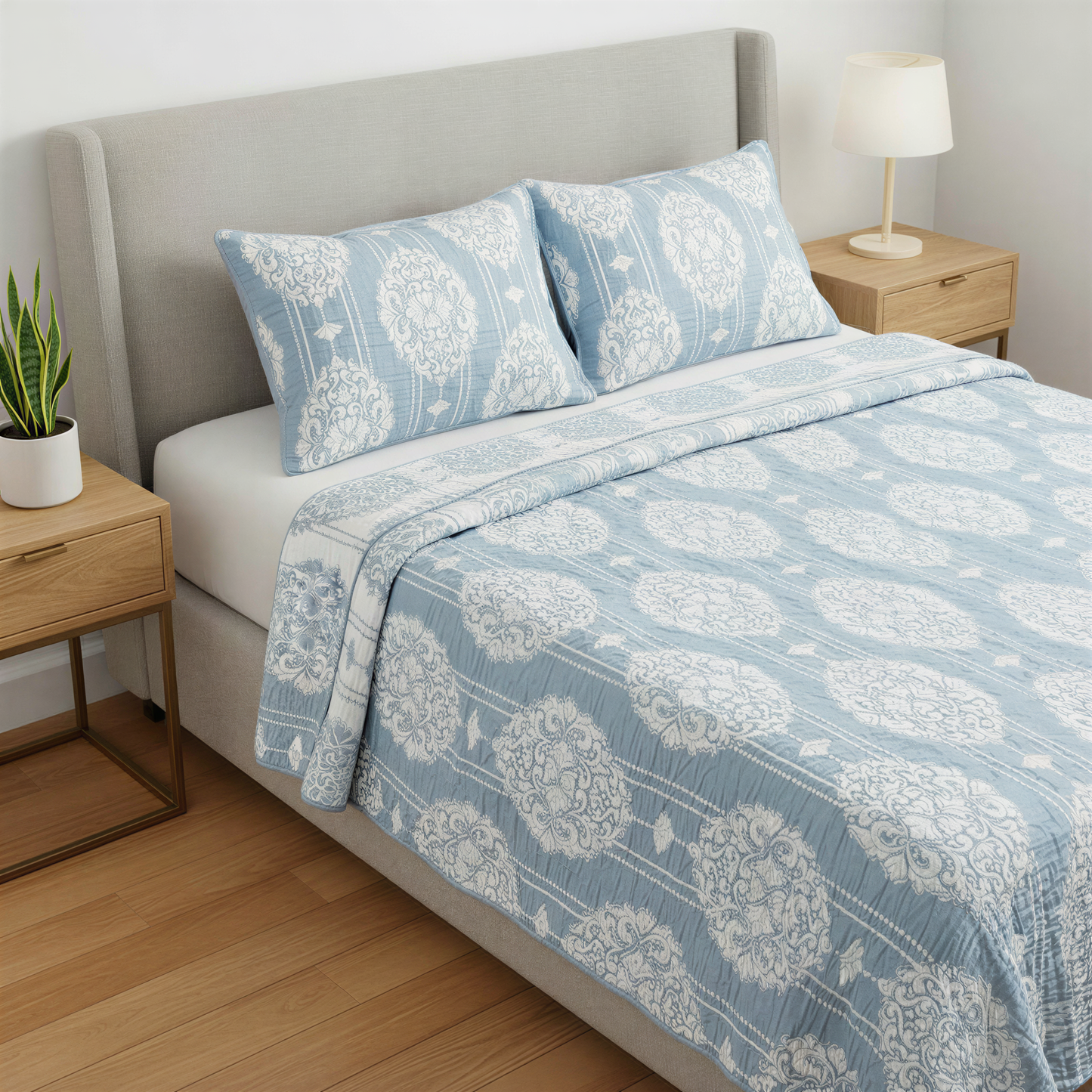 Damask Medallion Patterned Quilt Sets