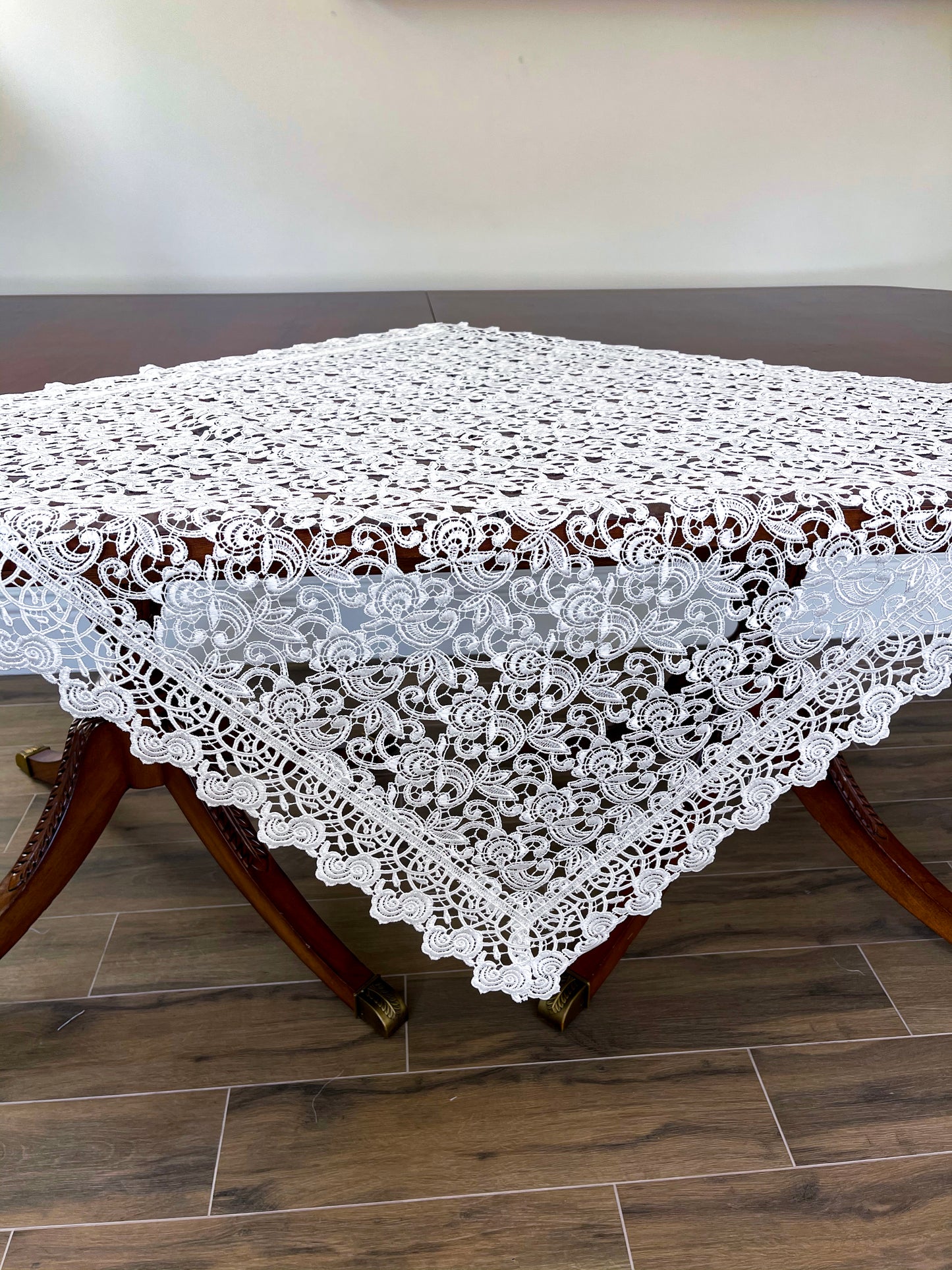Carissa Table Topper