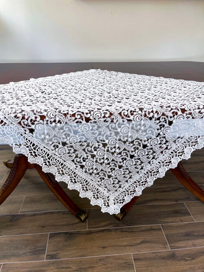 Carissa Table Topper
