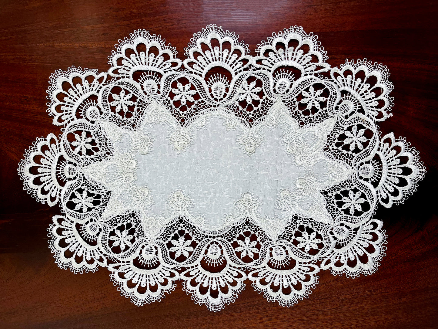 Helen Table Runner and Placemats