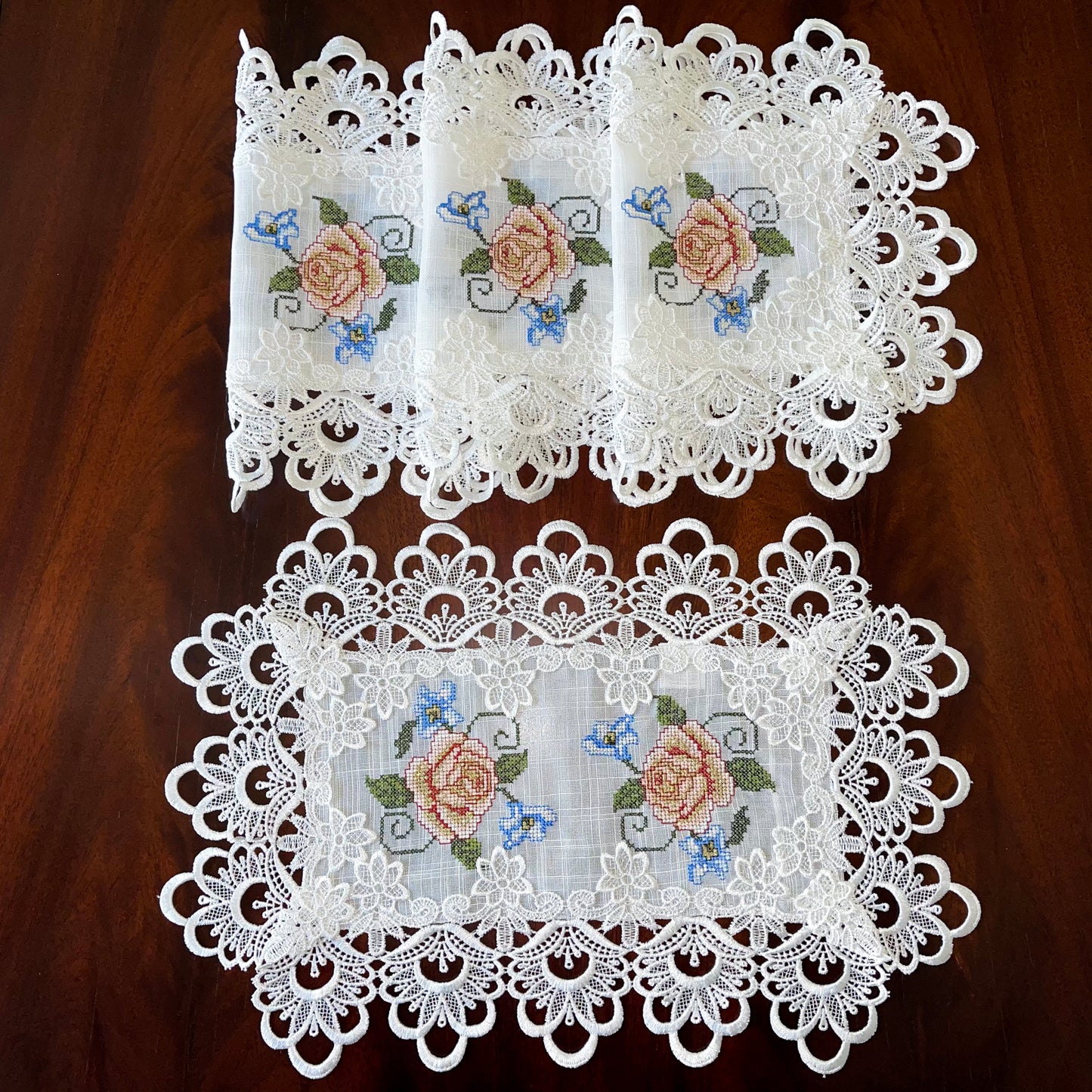 Judith Table Runner and Placemats
