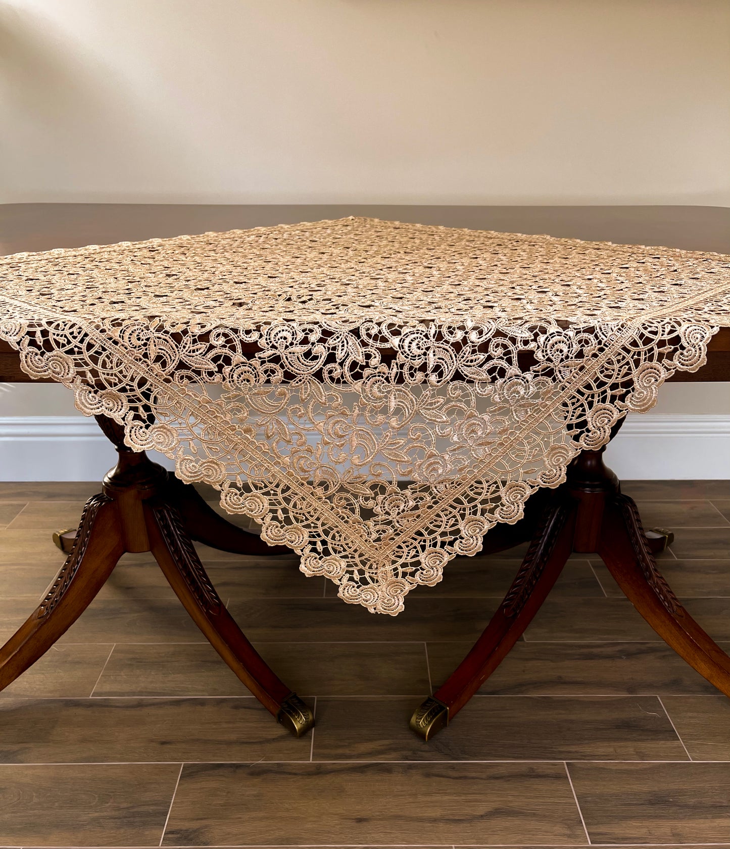 Carissa Table Topper