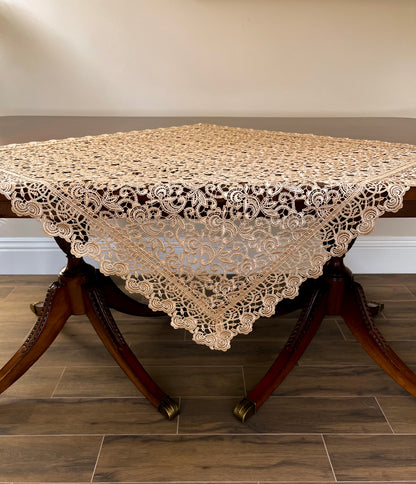 Carissa Table Topper