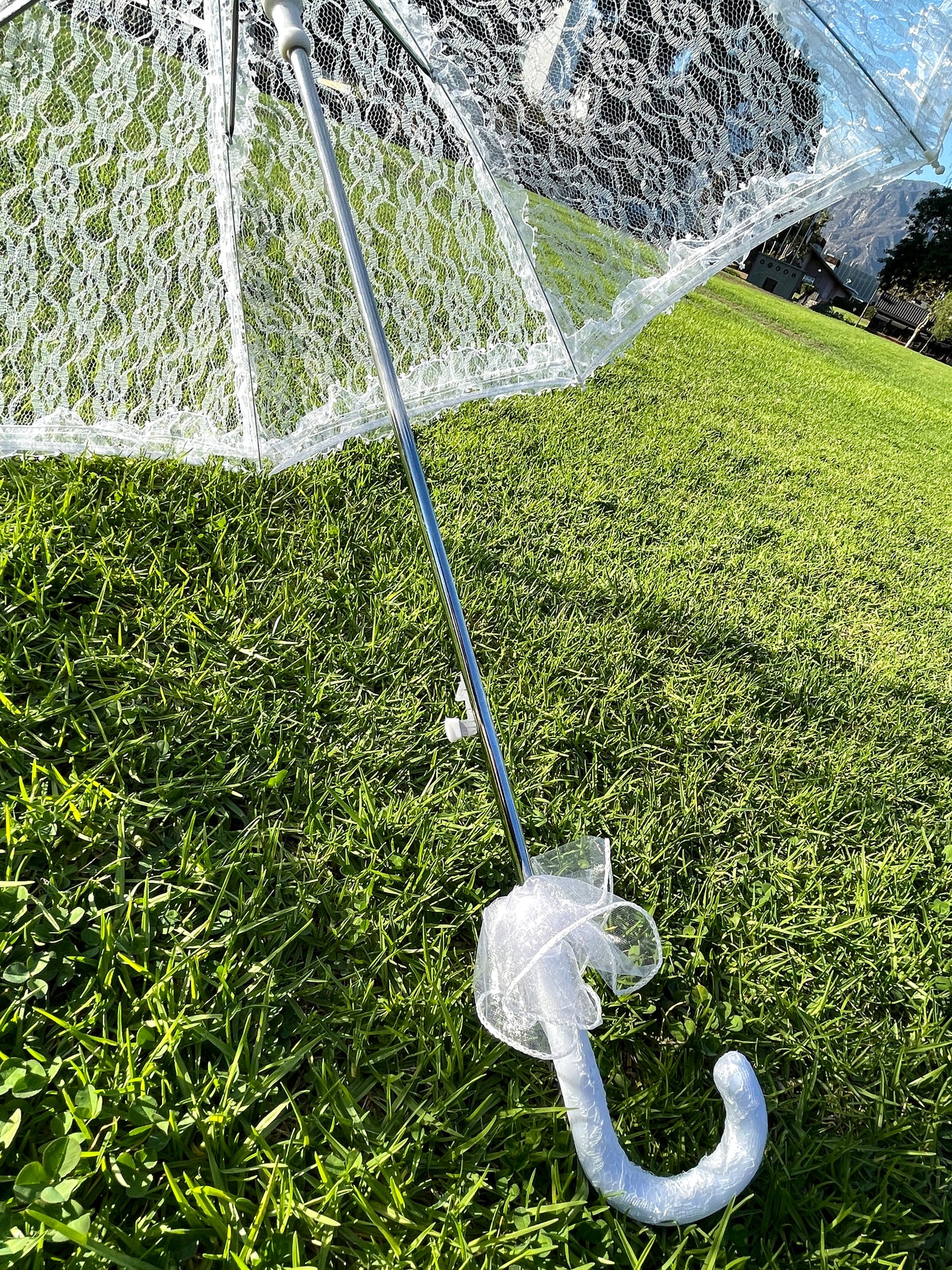 Rimmed White Lace Parasol